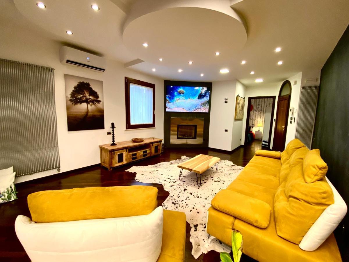 페스카라 Wood Luxury House 아파트 외부 사진